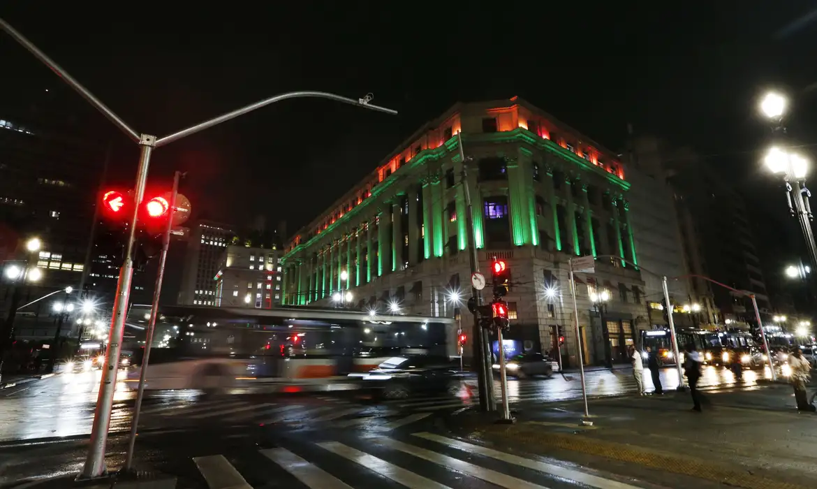 Com luzes, SP faz homenagem aos 150 anos da imigração italiana